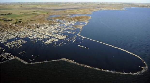 Город пробыл 25 лет под водой город, катастрофа