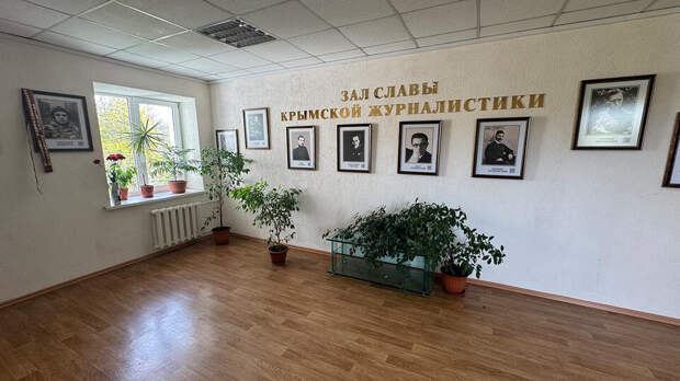 Портрет военкора Александра Федорчака открыли в зале славы крымской журналистики