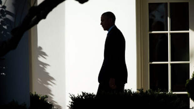 Президент США Барак Обама возле Белого дома. Архивное фото