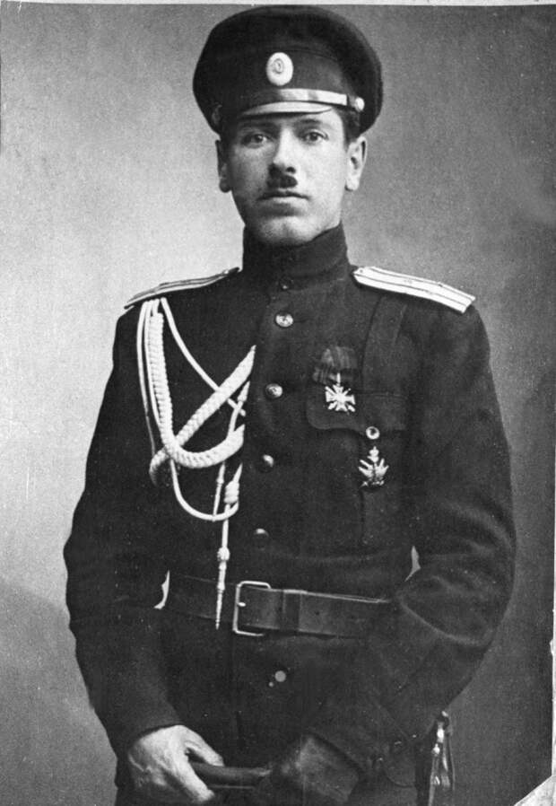 225px-Aleksandr_Razvozov (1) 225px-Aleksandr_Razvozov (1)