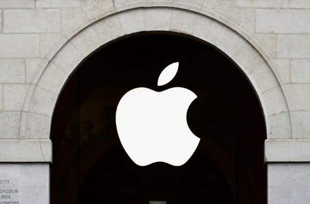 Логотип Apple в Париже, Франция, 15 июля 2020 года. REUTERS/Gonzalo Fuentes Логотип Apple в Париже, Франция, 15 июля 2020 года. REUTERS/Gonzalo Fuentes