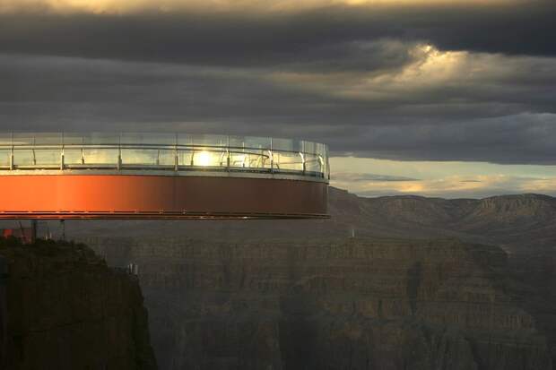GrandCanyon04 GrandCanyon04 Головокружительная достопримечательность: стеклянная площадка над Гранд Каньоном