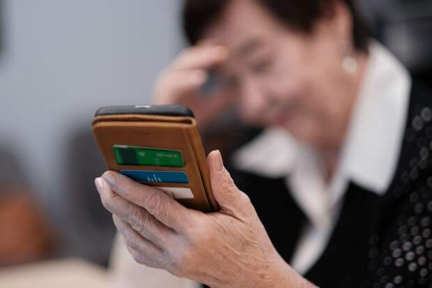 Пенсионерка из Санкт-Петербурга стала дропером в мошеннической схеме