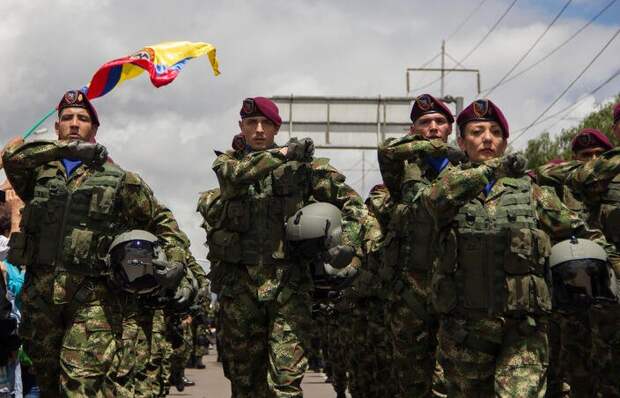 Колумбия официально отправляет на Украину своих военных