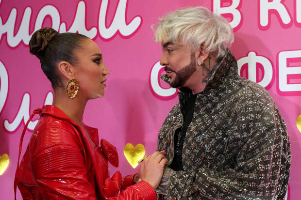 Бузова поцеловалась с Киркоровым на премьере фильма