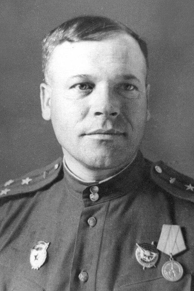 "Делай, как я..",  - радировал своим экипажам полковник Хрустицкий и повел танки за собой на врага