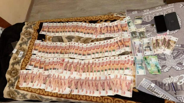 Жительницу Евпатории осудили за вовлечение 11-летнего сына в кражу более 800 тысяч рублей