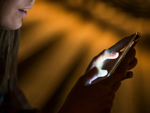 Пенсионер-сталкер пробрался в квартиру и разослал интимные фото объекта вожделения