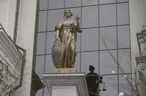 Московский суд приговорил Чичваркина* к девяти годам колонии