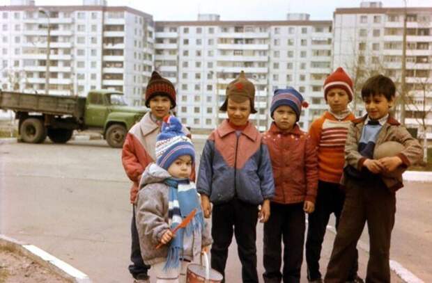 Во дворе, 1991 год, Старый Оскол
