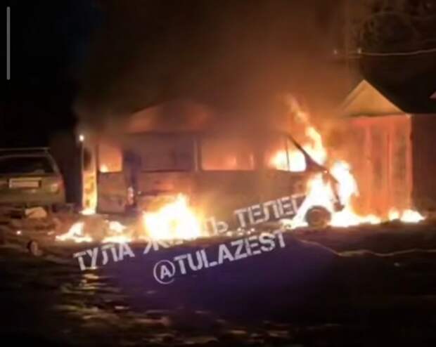 В Туле ночью сгорел автомобиль