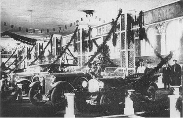 В Петербурге-Петрограде проходили автосалоны в далеких 1907-1925гг. (13 фото)