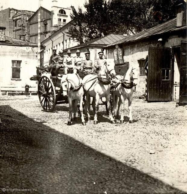 Старые фотографии московских пожарных