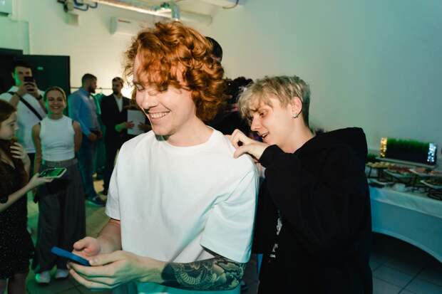 Нижегородец продает футболку с автографом Вани Дмитриенко за 10 млн рублей