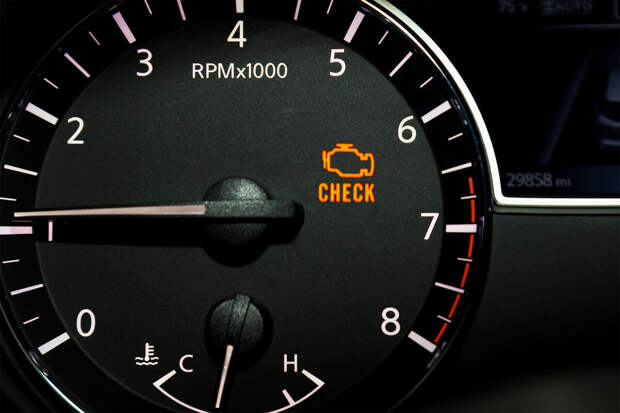 Автоэксперт Стрельбицкий: тянуть с диагностикой при горящей Check Engine не надо