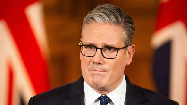 I Paper: около 51% британцев хотят замены премьера Стармера