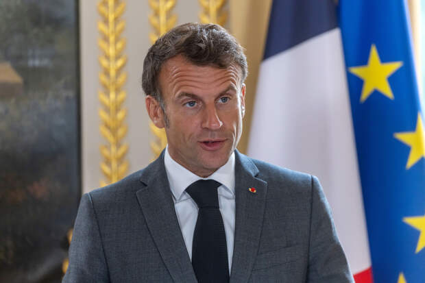 Макрон заверил, что не уйдет в отставку с поста президента Франции
