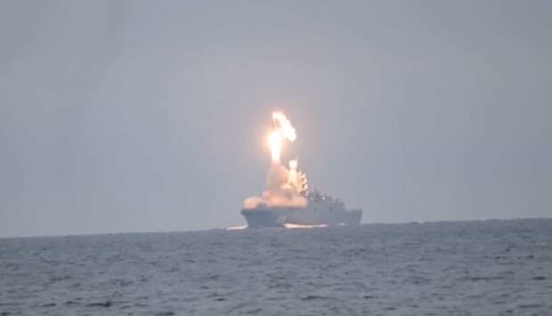 ПОЛЁТ «ДРЕВНЕЙШЕГО МИНЕРАЛА» НАД БЕЛЫМ МОРЕМ ОБСУЖДАЮТ ВО ВСЁМ МИРЕ