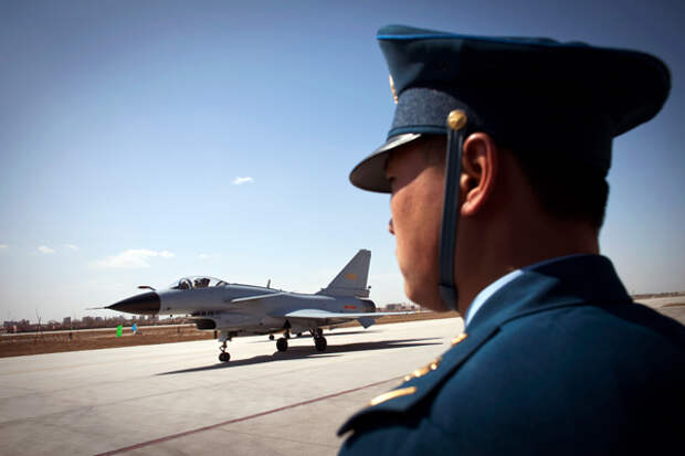 Истребитель Chengdu J-10. Фото: Alexander F. Yuan / AP
