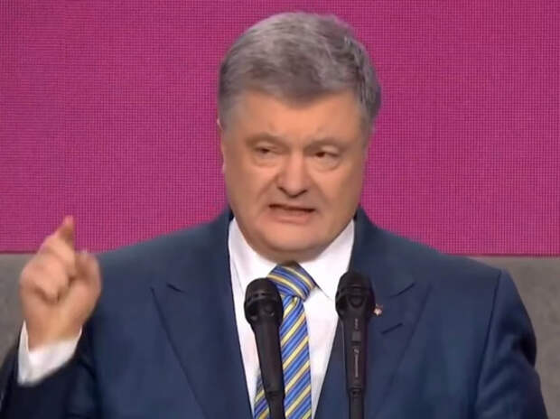 Порошенко прибыл на допрос по делу об уклонении от уплаты налогов Порошенко прибыл на допрос по делу об уклонении от уплаты налогов