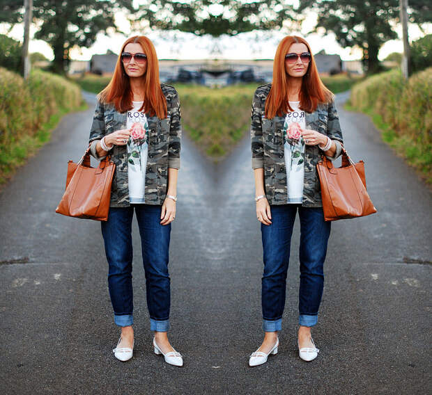 Camouflage jacket, boyfriend jeans