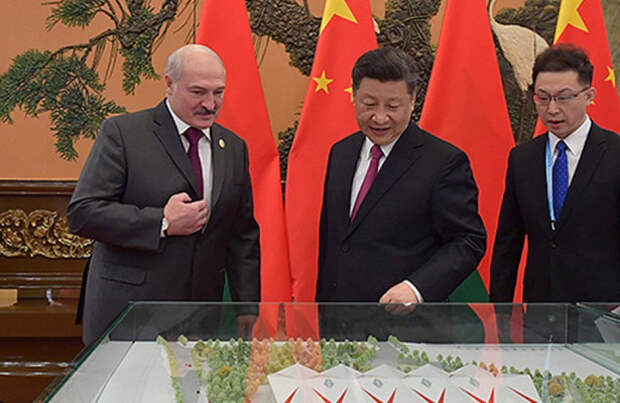 Лукашенко променял российские деньги на китайские