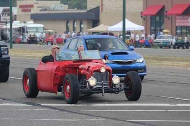 Ежегодный Woodward Dream Cruise (31 фото)