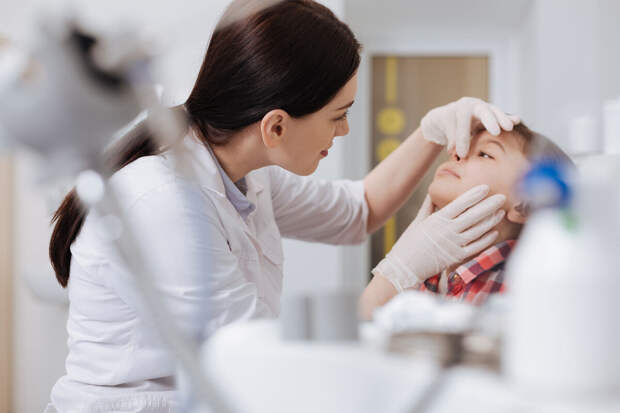 ФФОМС: среднемесячная зарплата врачей в 2025 году составила 147 тыс. рублей