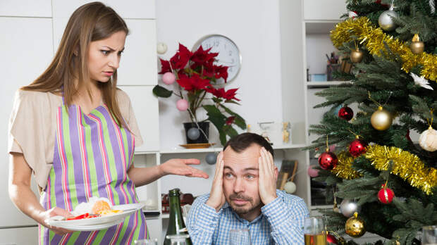 Психолог Панфилова: не стоит выяснять отношения за новогодним столом