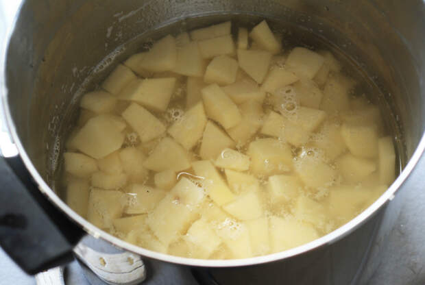 Вода после варки картофеля.
