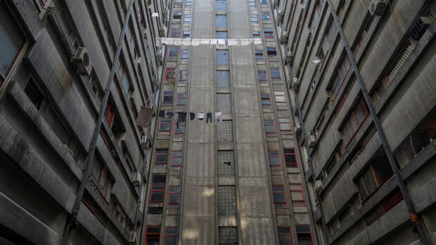 Юрист Пачулия: за сушку белья на фасаде дома грозит штраф до 15 тысяч рублей