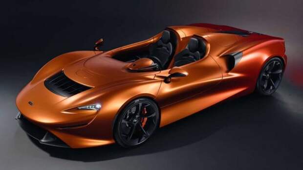 Два года назад в McLaren решили отдать должное небольшой компании Elva Cars Ltd. из Сассекса. В середине 1960-х здесь собирали «гражданские» версии гоночных автомобилей McLaren M1A. Другими словами, они пытались запустить продукцию McLaren для относительно большой аудитории задолго до того, как это сделал Рон Деннис. Возродив паука Elva, британцы решили построить самый легкий пассажирский McLaren в истории. И им это удалось: собственный вес суперкара умещается в одну тонну, а комбинация 7-ступенчатой преселективной трансмиссии и 4-литрового V8 с битурбо мощностью 815 лошадиных сил позволяет разгоняться от 0 до 100 км / ч за 2,8 секунды и до 200 для 6.7. В погоне за скромным столиком Эльва лишилась многих «лишних» элементов, в том числе лобового стекла (только эта деталь позволила сэкономить 20 кг). И именно его отсутствие сделало Spider одним из самых футуристических суперкаров нашего времени. Тираж модели составляет всего 149 экземпляров.