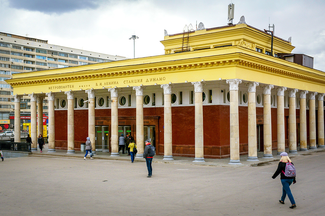 10 самых красивых станций Московского метро... снаружи (ФОТО)
