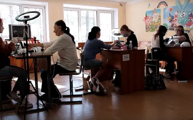 В Рязанской области «Новые люди» устроили день красоты эвакуированным из Донбасса