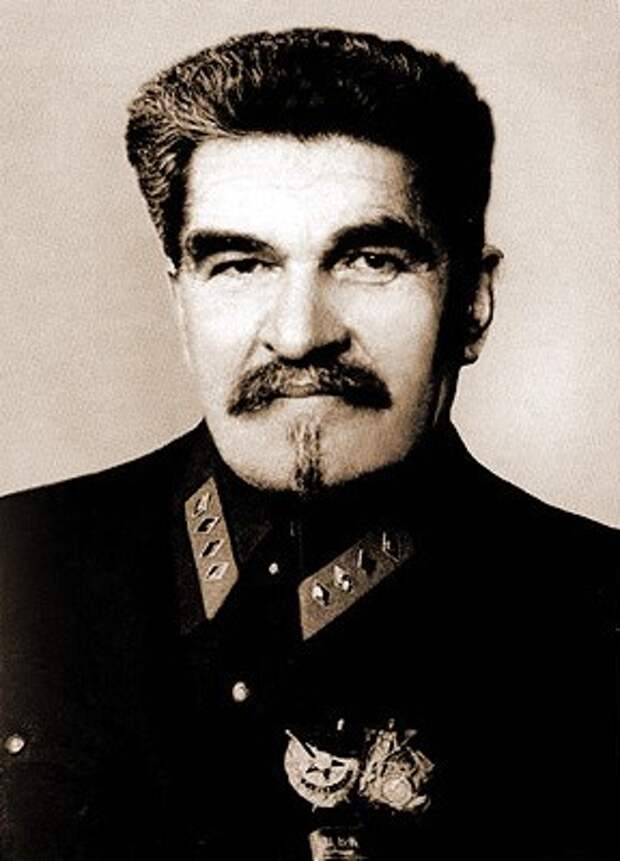 225px-Aleksandr_Razvozov (1) 225px-Aleksandr_Razvozov (1)