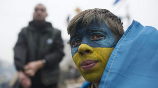 Участники акции сторонников евроинтеграции на Площади Независимости в Киеве.