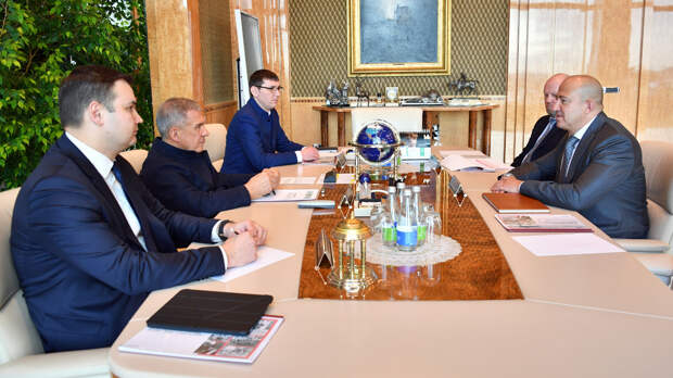 Рустам Минниханов встретился с президентом АО «Группа ГМС» Артемом Молчановым