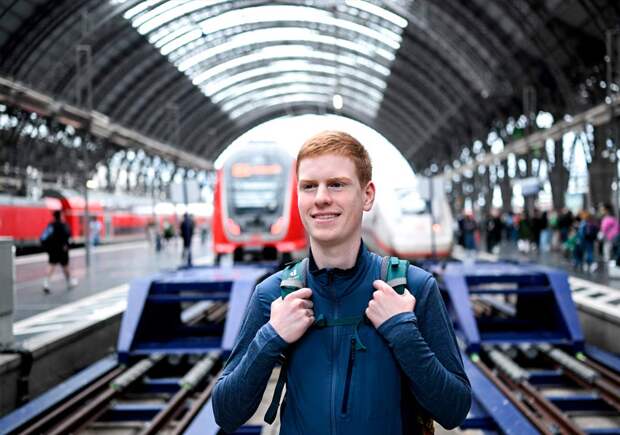 650 тысяч км ЖД свободы за 10 тыс. евро в год. 18-летний айтишник из Германии живёт и работает в поездах и мечтает о Транссибе