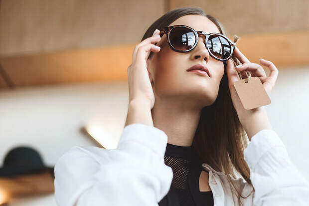 Врач Куренков: солнцезащитные очки помогут защитить сетчатку глаз от повреждений