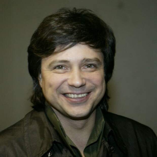 павел соколов певец. роман витальевич билык. солист челси денис петров. группа на-на юрин. рома группа звери.