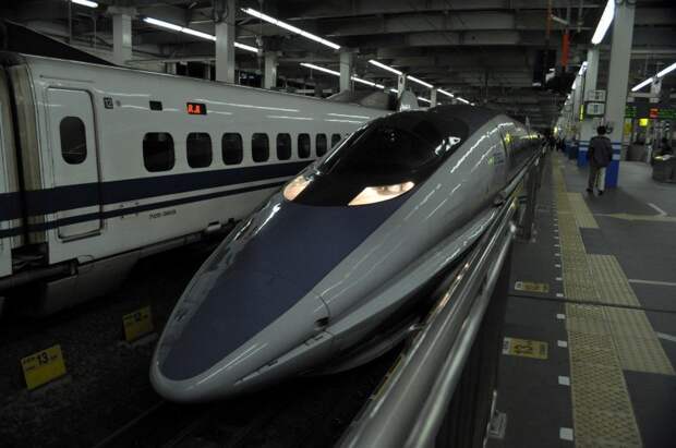 3. Между крупными городами здесь ездят поезда синкансэн, или "поезда-пули". Они развивают скорость до 320 км/ч! в мире, интересное, полезно, путешествия, страна, факты, фото, япония