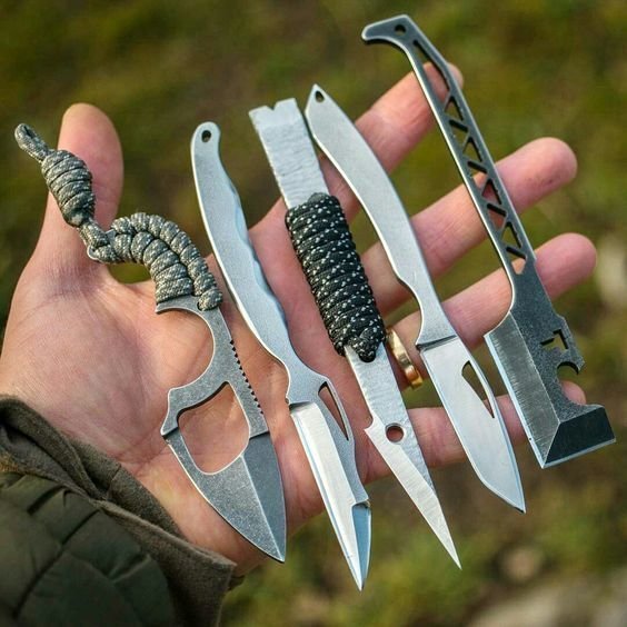 Небольшие искусные ножи
