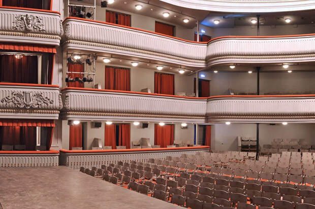 Выбирай и покупай билеты в Театр Наций онлайн