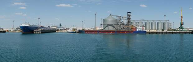 Порт Актау получит новые земли для увеличения объема грузоперевозок