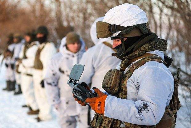 Президент Латвии признал опыт и силу российских войск