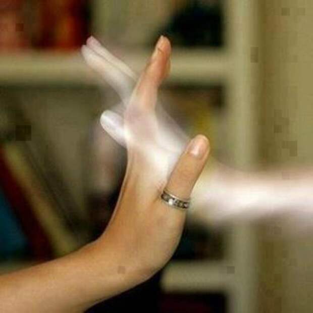 6 научных причин, объясняющих, почему некоторые люди видят духов