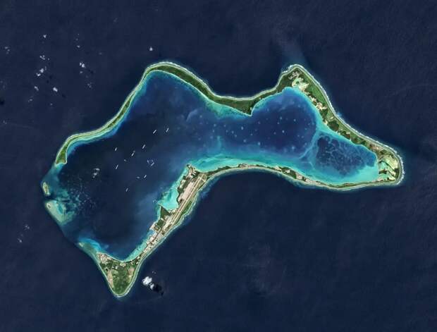 Трамп раскритиковал Лондон за решение о передаче острова с военной базой США