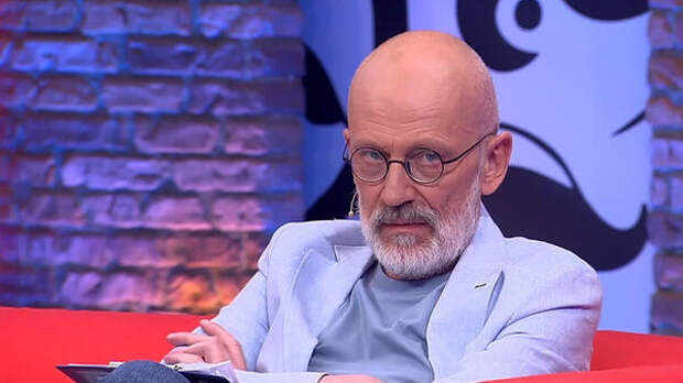 Младше его на 38 лет: Александр Гордон бросил арфистку и снова женился