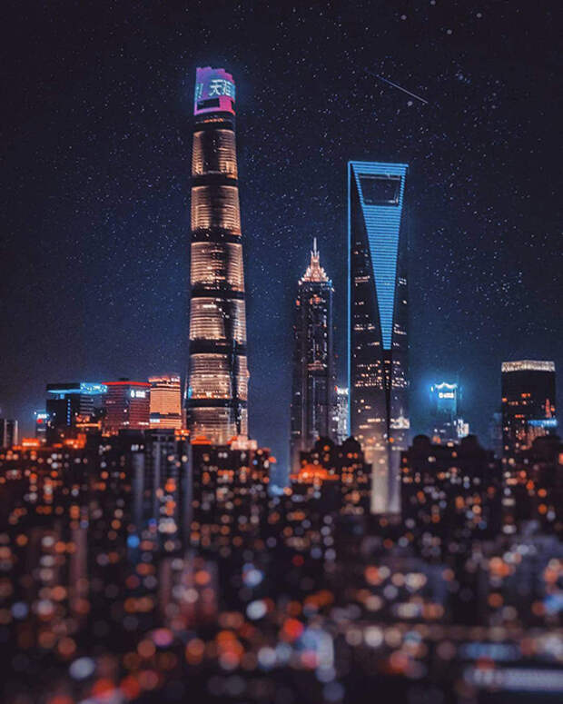 Высотный Шанхай вечером