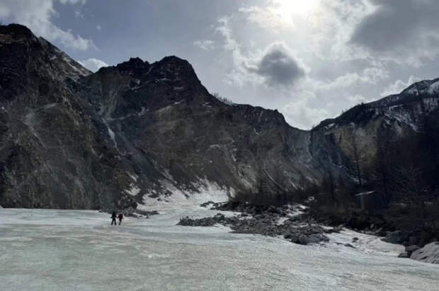 Число погибших под лавиной на горе Мунку-Сардык увеличилось до трёх человек
